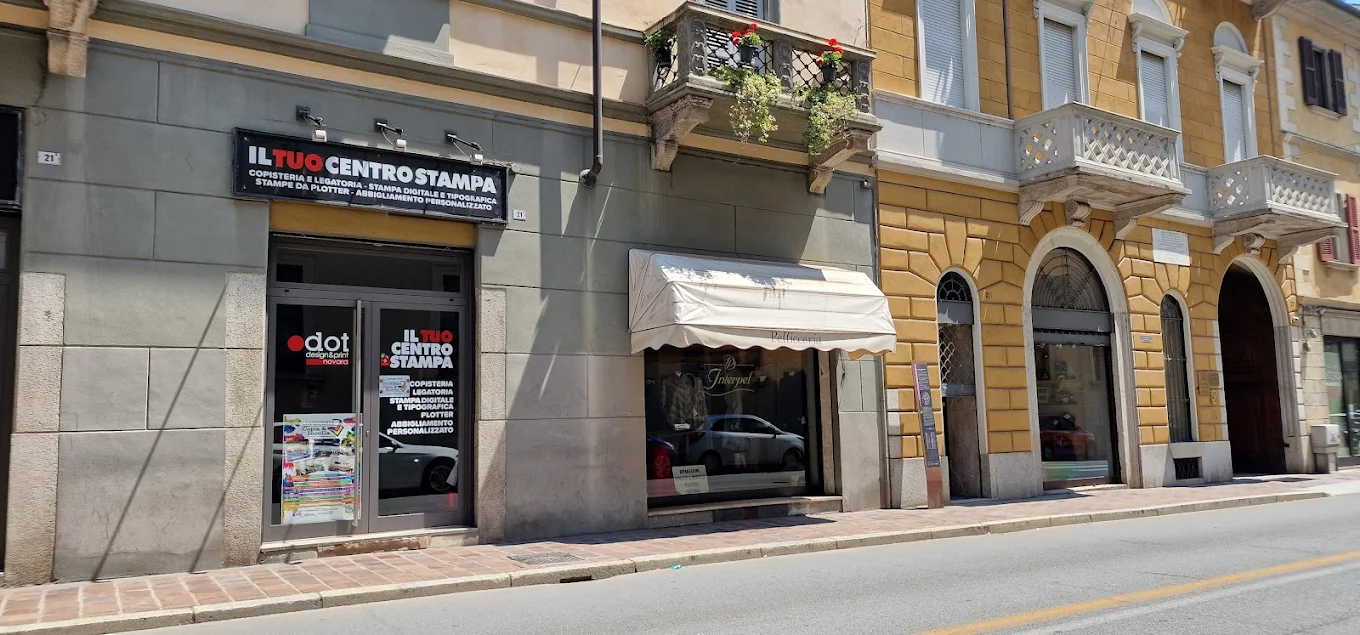 Ingresso della copisteria Copia e Incolla a Novara